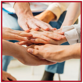 Kategoriebild Ehrenamt - überlagernde Hände symobilieren Zusammenhalt